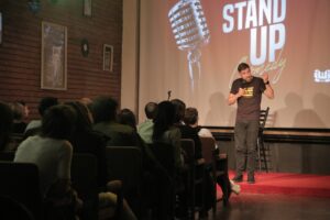 Read more about the article За Stand up  – ,,Афтър парти“                                                                      – Теодора Войводова